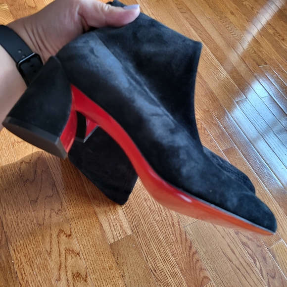 Elegant Black Suede Over-the-Knee Boots - Picture 9 of 12